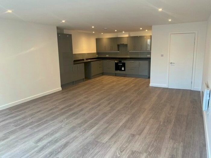 1 Bedroom Flat To Rent In Middle Street, Yeovil, BA20