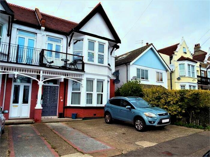 2 Bedroom Apartment To Rent In Pembury Road, Westcliff On Sea, Westcliff On Sea, SS0