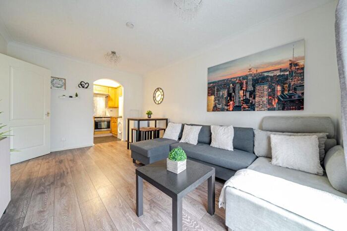 1 Bedroom Flat For Sale In Water Lane, London, SE14