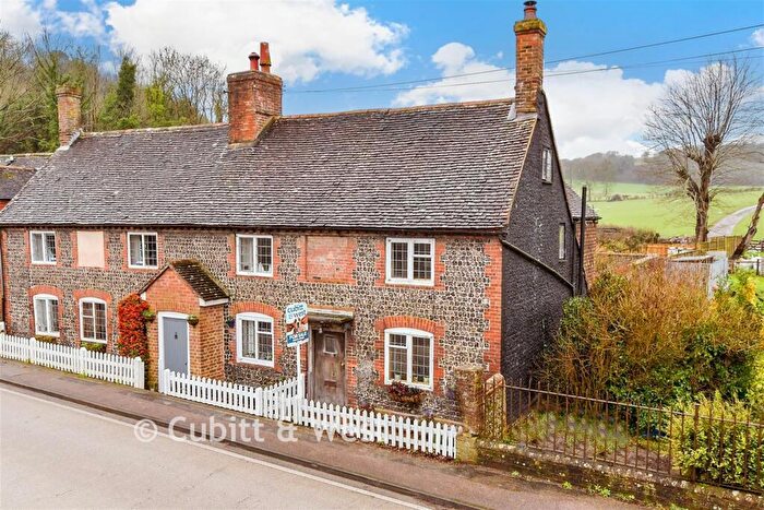 3 Bedroom Semi-Detached House For Sale In The Street, Offham, Lewes, East Sussex, BN7