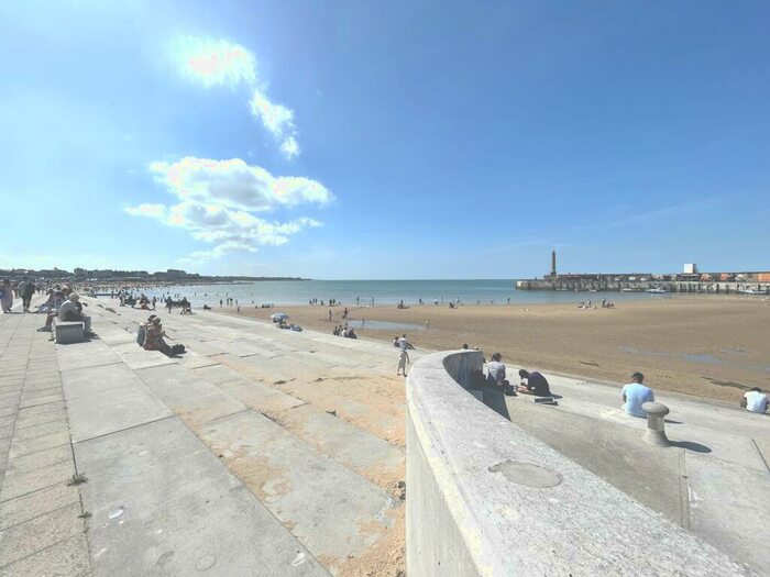 1 Bedroom Flat For Sale In Old Town, Margate, CT9