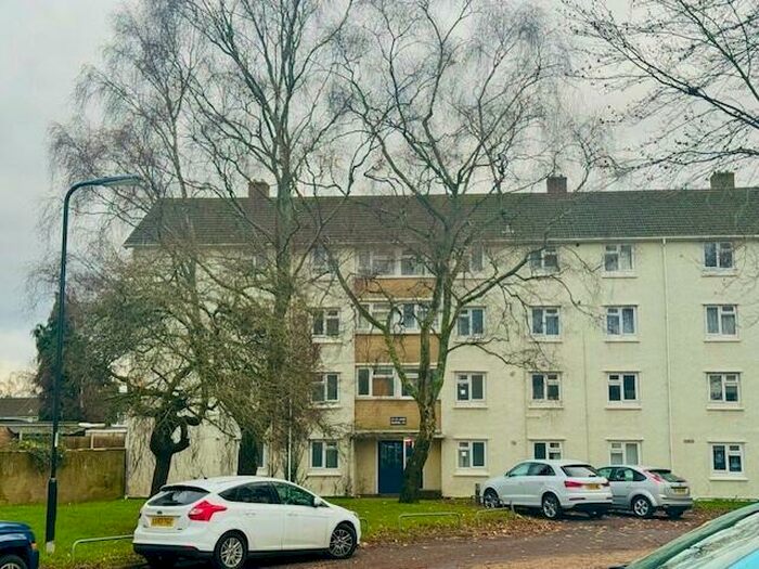 2 Bedroom Flat To Rent In Lower Brownhill Road, Southampton, SO16