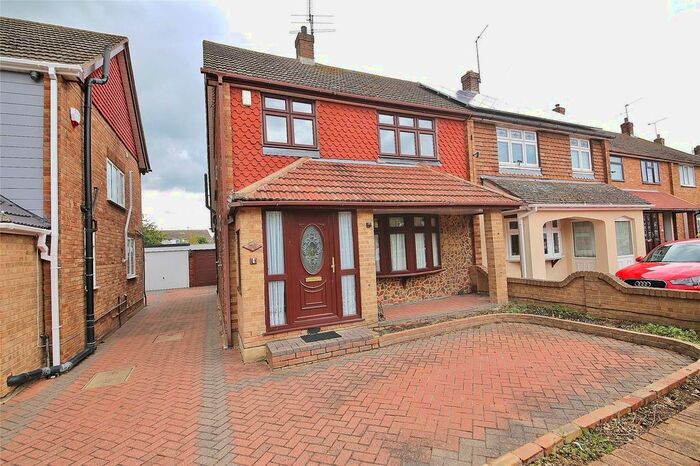 3 Bedroom Semi-Detached House To Rent In Rodings Avenue, Stanford-Le-Hope, Essex, SS17