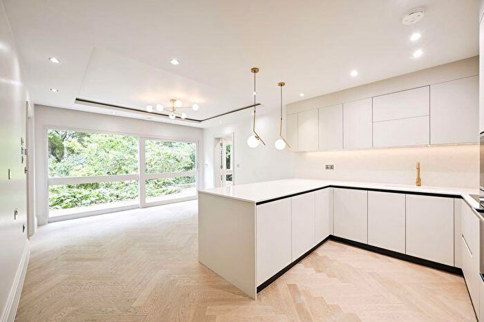 2 Bedroom Flat To Rent In Park Village East, London, NW1