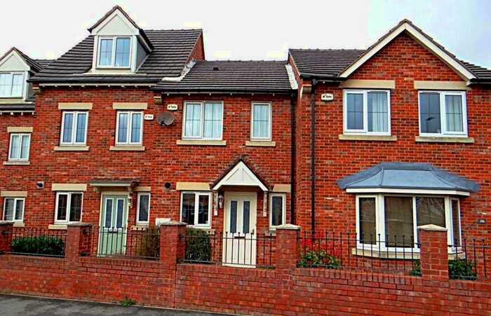 2 Bedroom House To Rent In Chesterfield Road, Chesterfield, S43