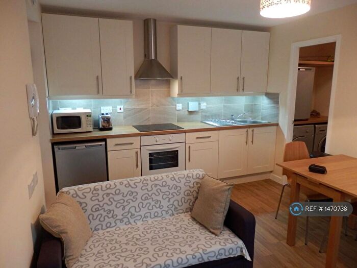 1 Bedroom Flat To Rent In Flaxfield Court, Basingstoke, RG21