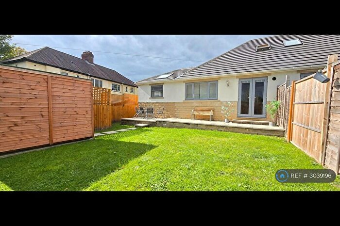 4 Bedroom Semi-Detached House To Rent In Redesdale Place, Leeds, LS16