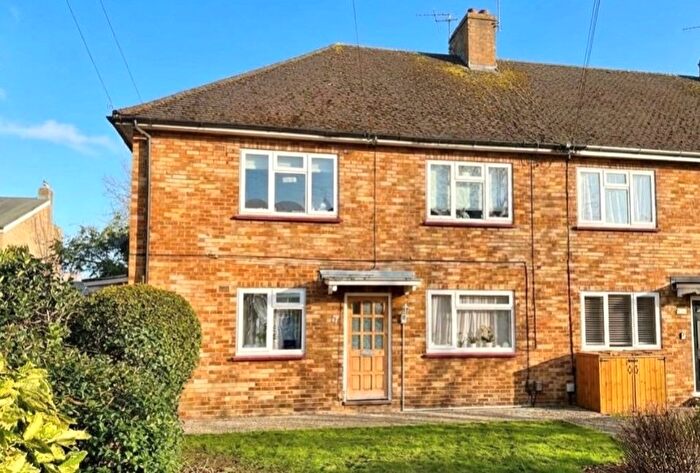 2 Bedroom Maisonette For Sale In Cedar Court, Egham, Surrey, TW20