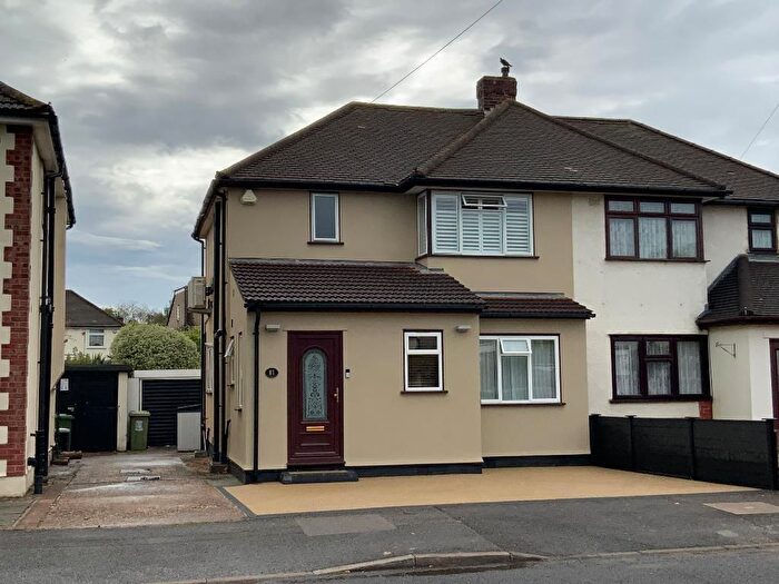3 Bedroom Semi-Detached House For Sale In Elm Park, Hornchurch, RM12