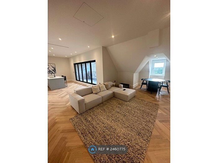 2 Bedroom Flat To Rent In Langdon Grange, Oxshott, Leatherhead, KT22