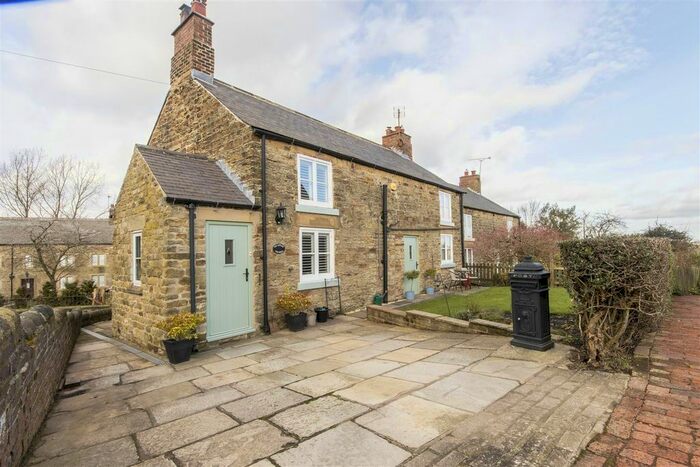3 Bedroom Semi-Detached House For Sale In The Green, Hardstoft, Chesterfield, S45