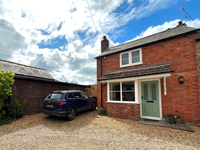 3 Bedroom End Of Terrace House For Sale In Higher Street, Bridport, DT6