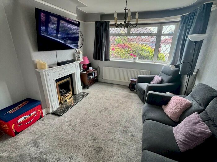 3 Bedroom SemiDetached House For Sale In Aintree Lane, Aintree, L10