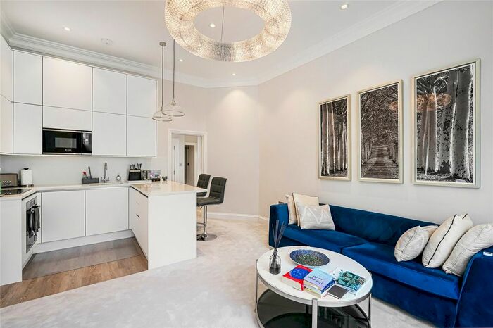 2 Bedroom Flat To Rent In Coleherne Road, Earls Court, SW10
