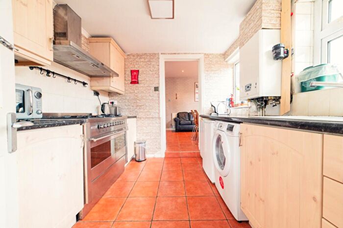 3 Bedroom Terraced House For Sale In Grove Terrace, Penarth, CF64