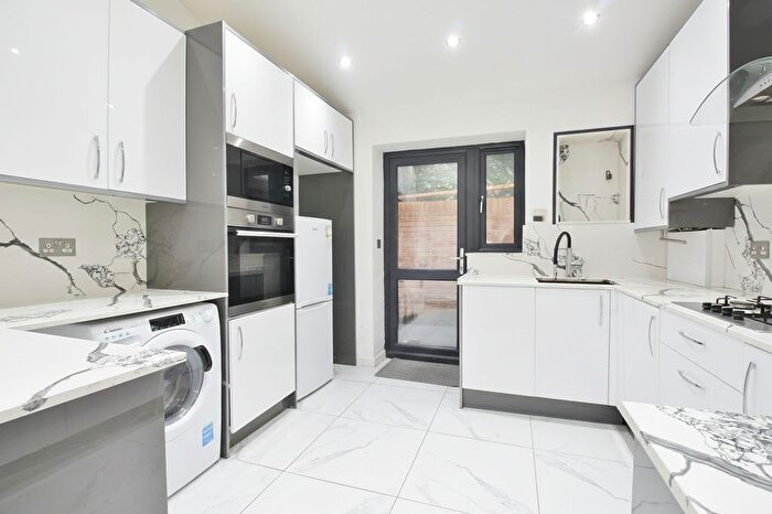 2 Bedroom Semi Detached House To Rent In Worton Road, Isleworth, TW7