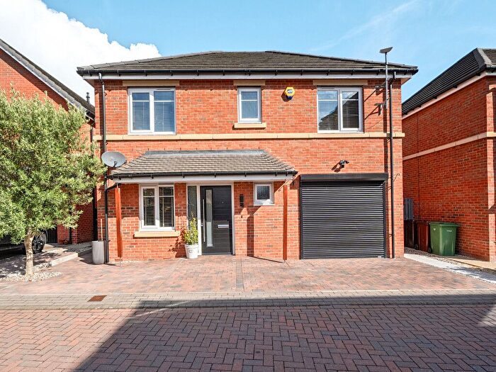 4 Bedroom Detached House For Sale In Cotham Drive, Wakefield, West Yorkshire, WF2