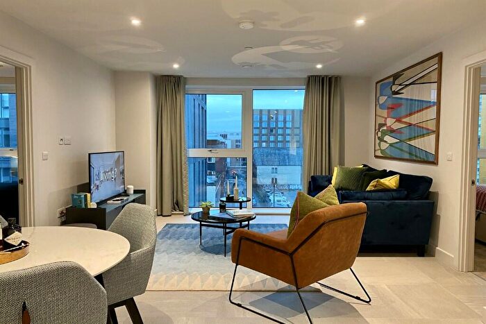 2 Bedroom Apartment To Rent In Angel Gardens, Manchester, M4