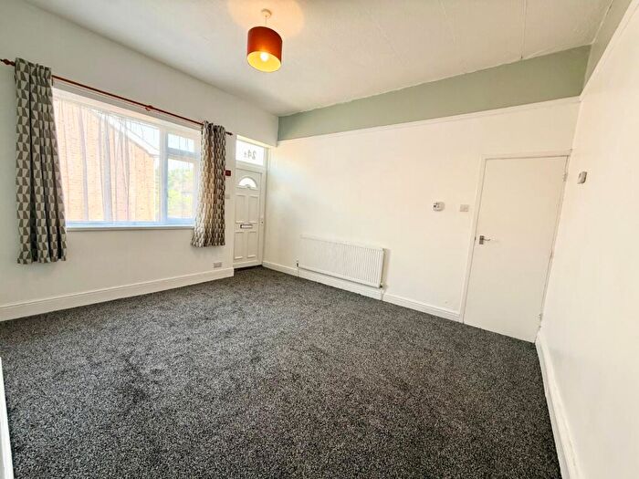 1 Bedroom Flat To Rent In Plowright Street, Nottingham, Nottinghamshire, NG3