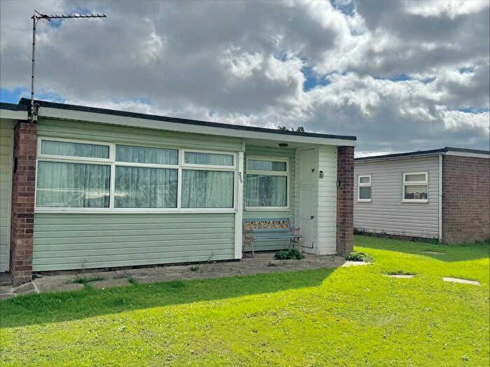 2 Bedroom Chalet For Sale In Sundowner, Hemsby, NR29