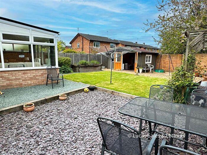3 Bedroom End Of Terrace House For Sale In Brambleside, Kettering, NN16
