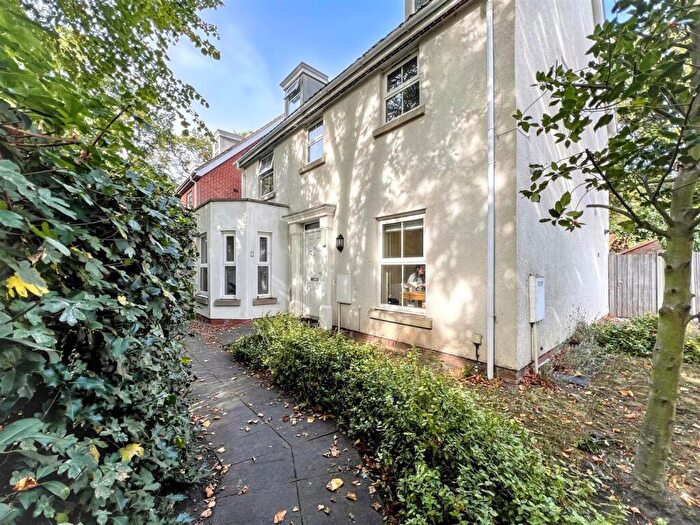 6 Bedroom Detached House To Rent In Earles Gardens, Norwich, NR4