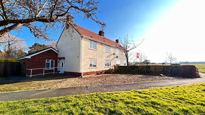 4 Bedroom Semi-Detached House For Sale In Field Avenue, Tydd St Giles, PE13