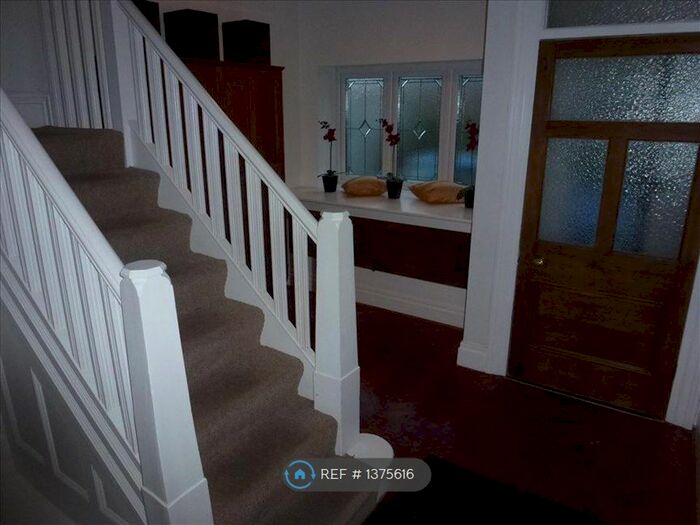 2 Bedroom Flat To Rent In Blundlesands, Liverpool, L23