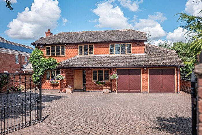 4 Bedroom Detached House For Sale In Hinckley Road, Burton Hastings, CV11