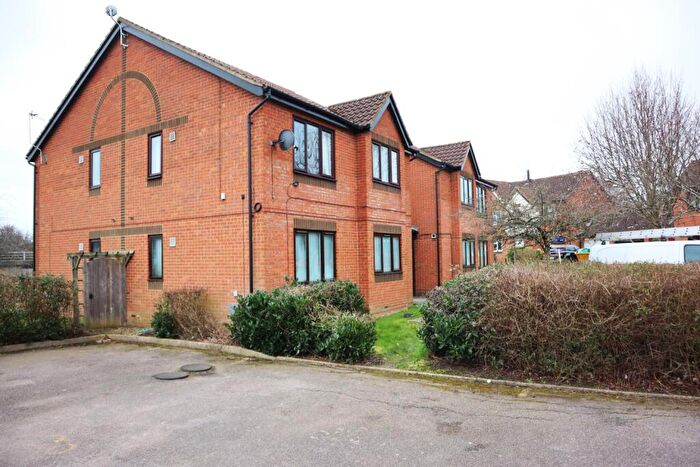 1 Bedroom Flat To Rent In Gabriel Close, Browns Wood, Milton Keynes, Buckinghamshire, MK7