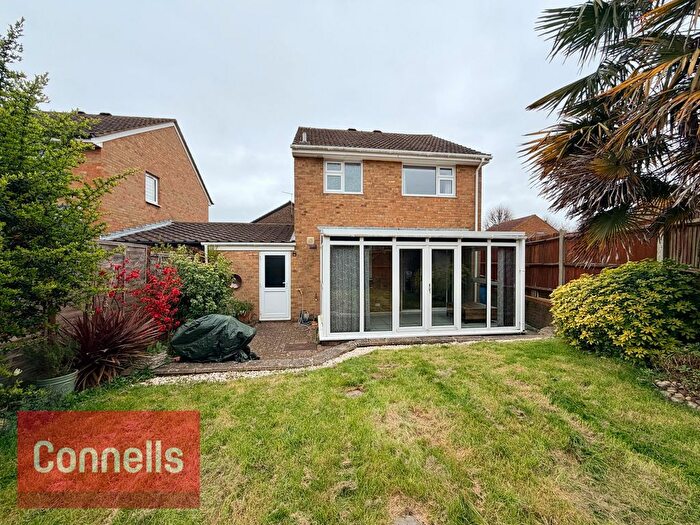 3 Bedroom Property To Rent In Kestrel Close, Horsham, RH12