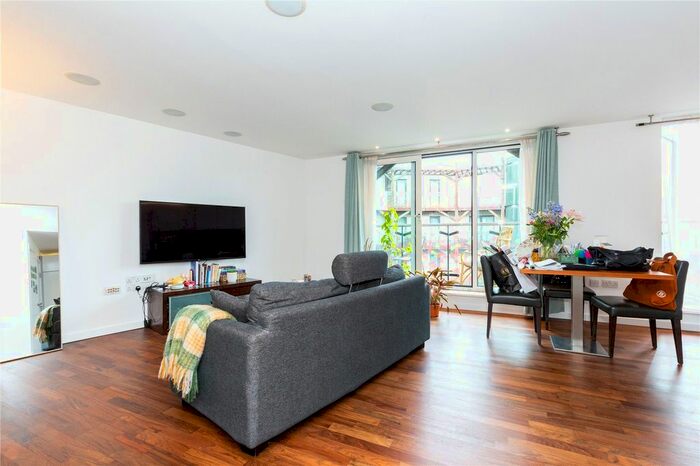 1 Bedroom Flat To Rent In Islington On The Green, A Islington Green, Angel, Islington, London, N1