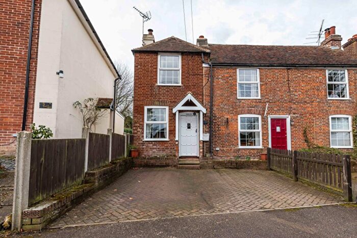 3 Bedroom Semi-Detached House For Sale In Lower Hardres, Canterbury, CT4