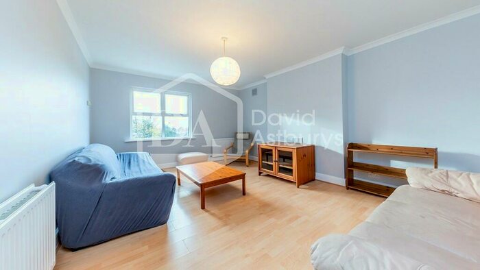 3 Bedroom Apartment To Rent In Colney Hatch Lane, Muswell Hill, London, N10