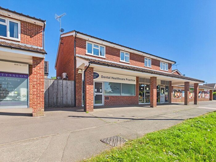 2 Bedroom Maisonette For Sale In Coltsfoot Drive, Horsham, West Sussex., RH12