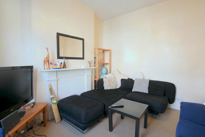1 Bedroom Flat To Rent In St. Ann's Hill, London, SW18