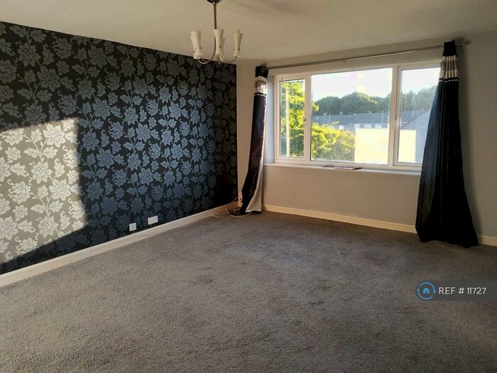 2 Bedroom Flat To Rent In Blakeney Road, Patchway, Bristol, BS34