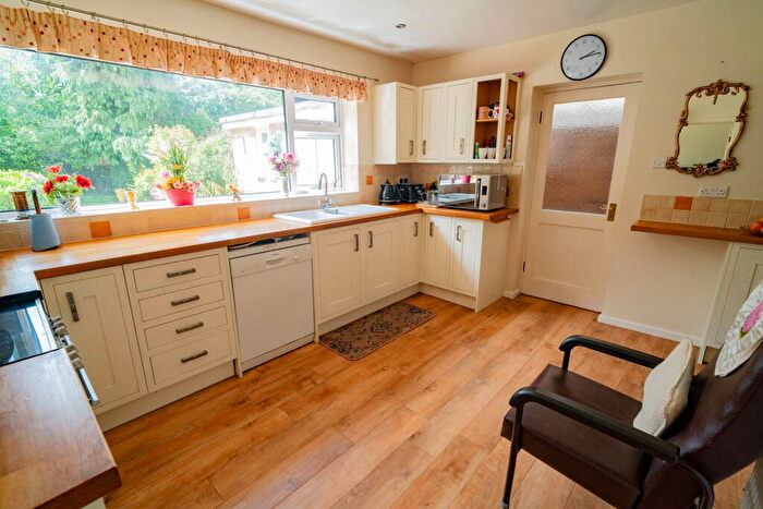 5 Bedroom Detached House For Sale In Lode Lane, Solihull, B91