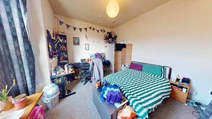 4 Bedroom Terraced House To Rent In Lewes Road, BN2