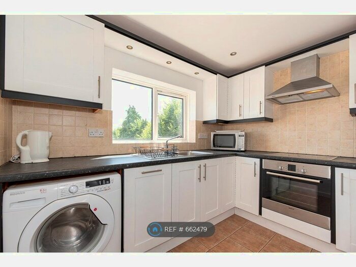 1 Bedroom Flat To Rent In Constitution Hill, Woking, Surrey, GU22