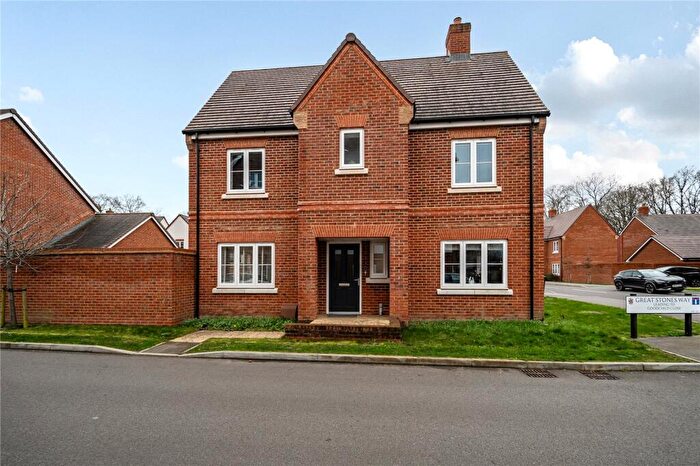 3 Bedroom Semi-Detached House For Sale In Great Stones Way, Ash, Surrey, GU12