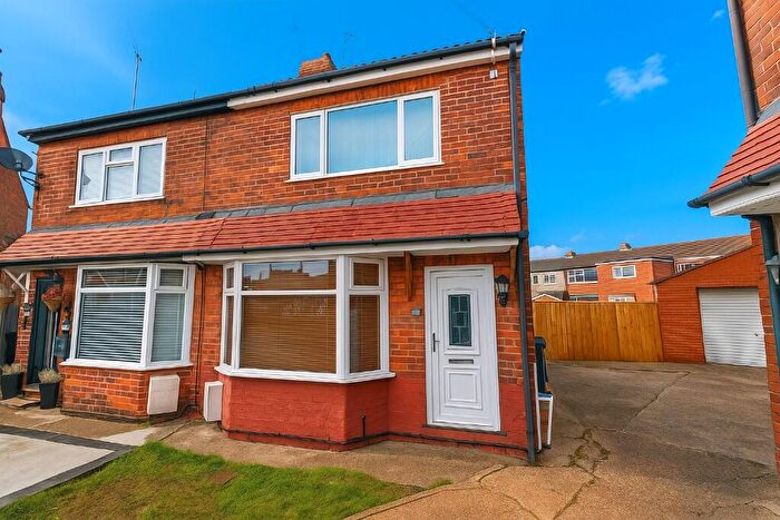 3 Bedroom Semi-Detached House To Rent In Wilbar Grove, Hull, East Riding Of Yorkshire, HU5