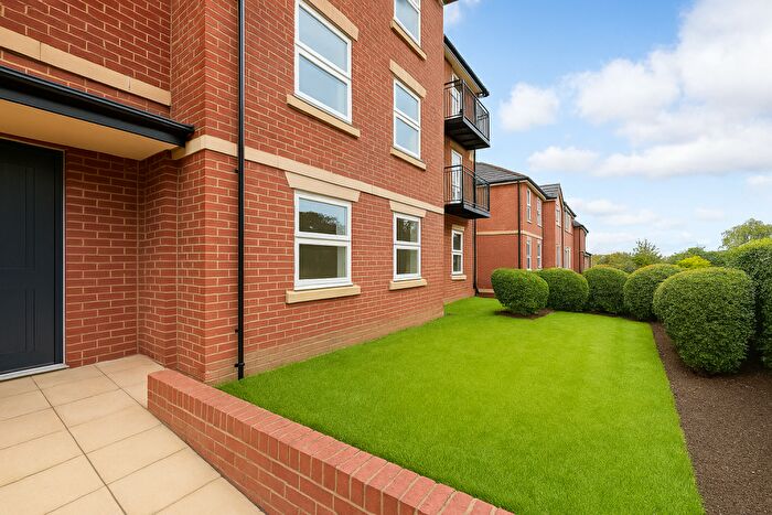 2 Bedroom Flat To Rent In Hill Lane, Southampton, SO15