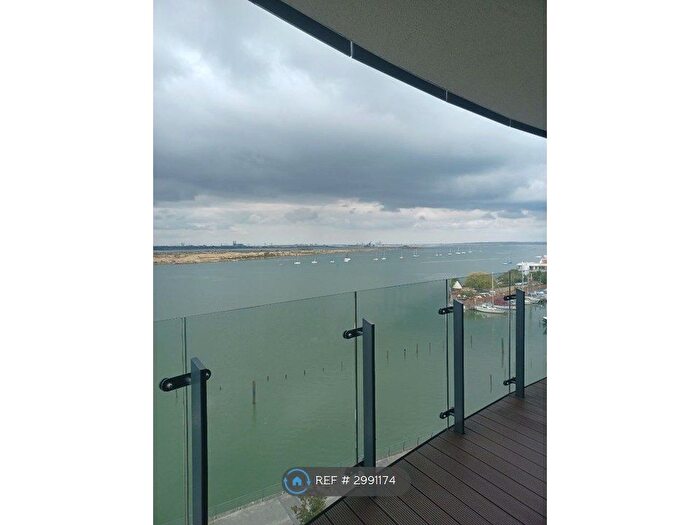 2 Bedroom Flat To Rent In The Peninsula, Gillingham, ME7