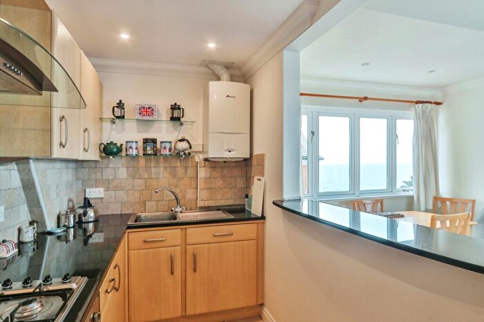 2 Bedroom Flat For Sale In West Cliff Gardens, West Cliff, Bournemouth, Dorset, BH2
