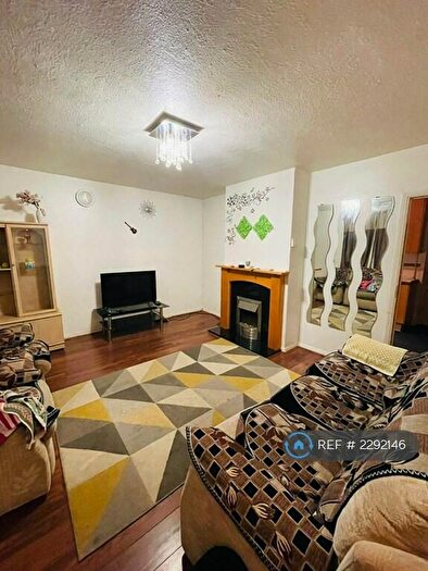 3 Bedroom Semi-Detached House To Rent In Manfordway, London, IG7