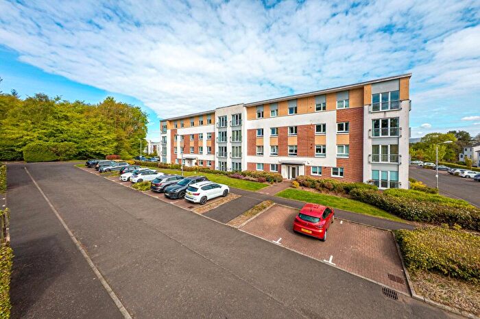 3 Bedroom Apartment For Sale In Canniesburn Quadrant, Bearsden, G61