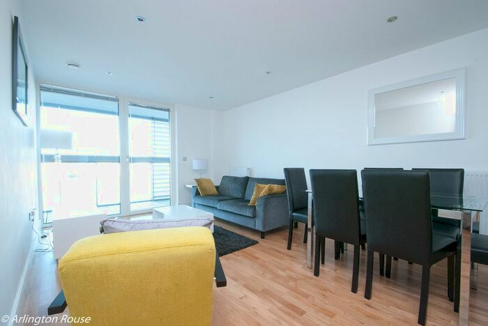 2 Bedroom Flat To Rent In Beacon Point, Dowells Street, Greenwich, London, SE10