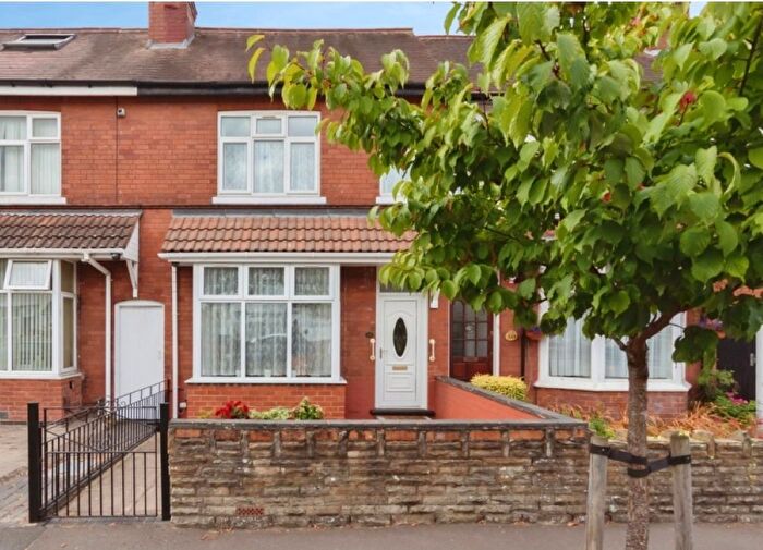4 Bedroom End Of Terrace House For Sale In Russell Road, Hall Green, Birmingham, B28