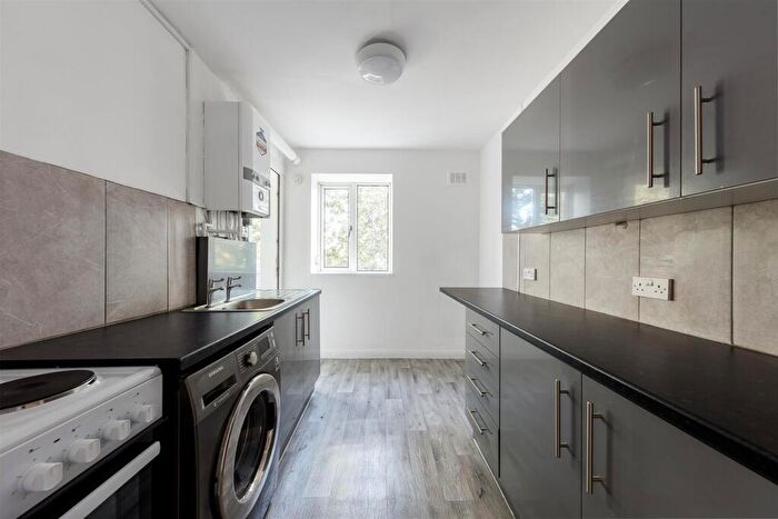 2 Bedroom Flat To Rent In Melborne Court, Anerley Road, London, SE20